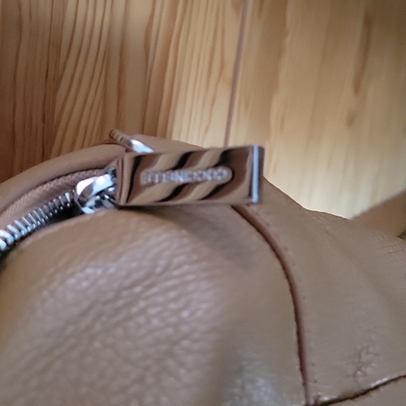 Coccinelle leather bag in camel. - Picture 5 of 8